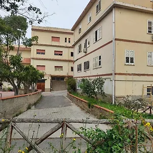 https://fondo-versace.catania-hotels.net