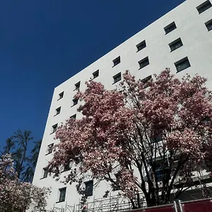 https://sporting-milan.italymilanhotels.net